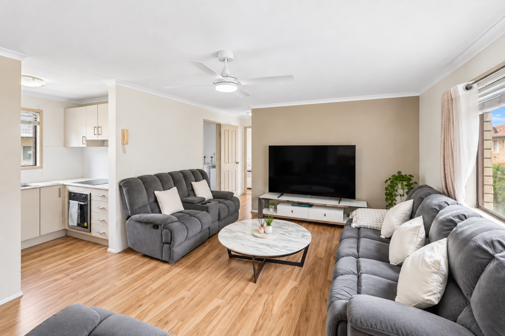 7/3 Ahern St, Labrador, QLD 4215