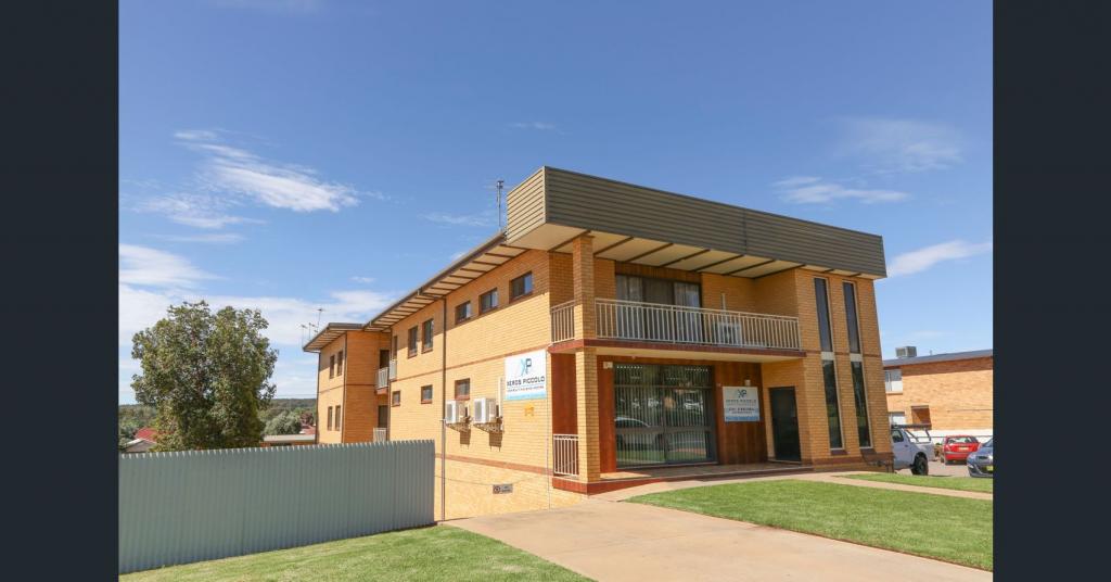 2/110 Benerembah St, Griffith, NSW 2680