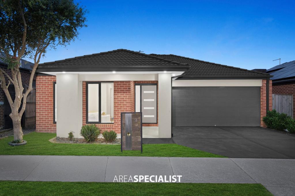15 ROSKOPP AVE, CLYDE NORTH, VIC 3978