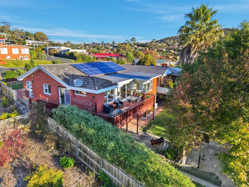 8 Avoca St, Lindisfarne, TAS 7015