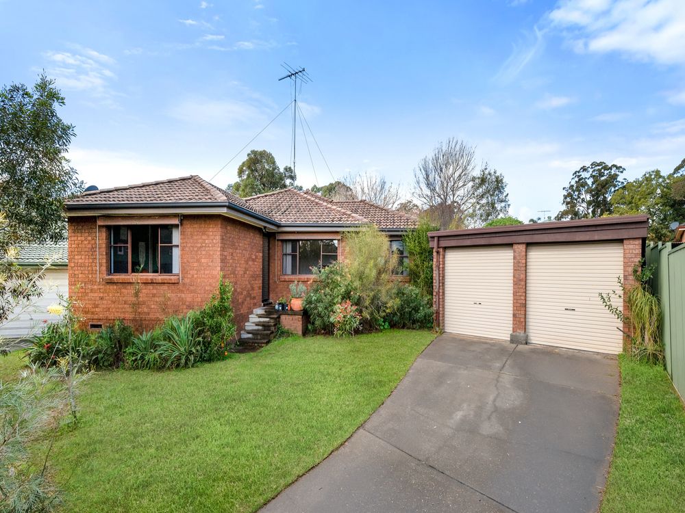 12 Wandoo Pl, Bradbury, NSW 2560