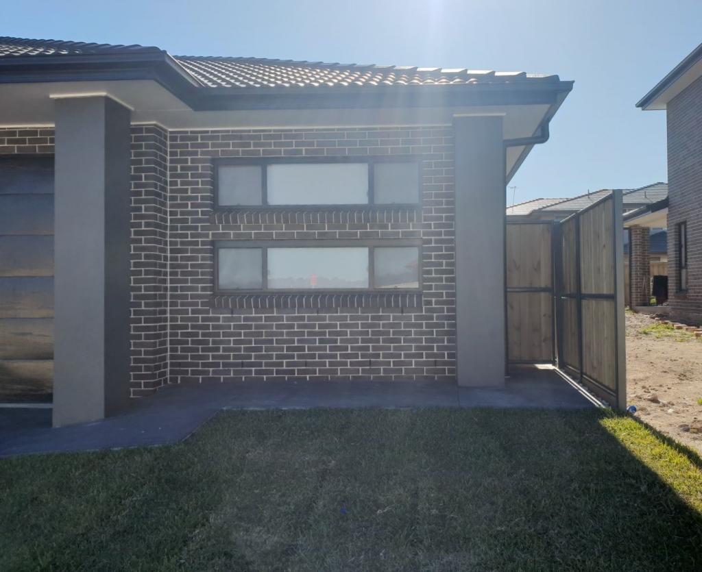 13a Antwerp Ave, Edmondson Park, NSW 2174