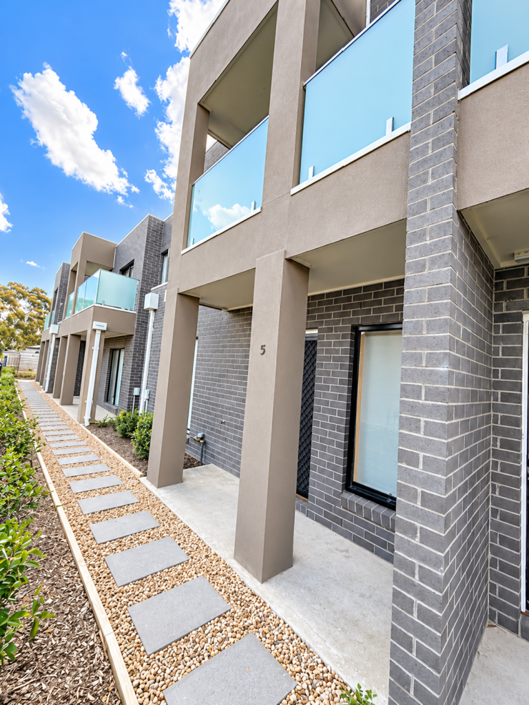 5/304 The Lakes Bvd, South Morang, VIC 3752