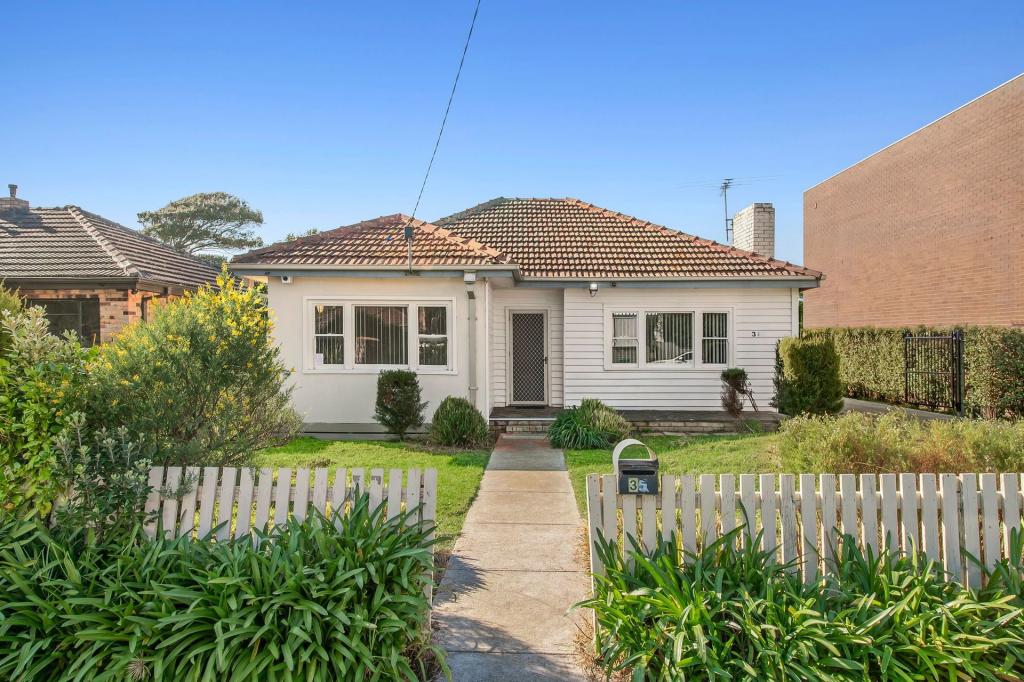 35 MEREWEATHER AVE, FRANKSTON, VIC 3199