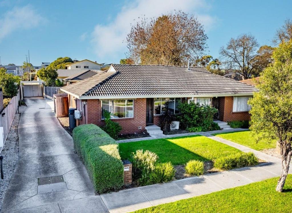 2/8 Mclaren Ave, Cranbourne, VIC 3977