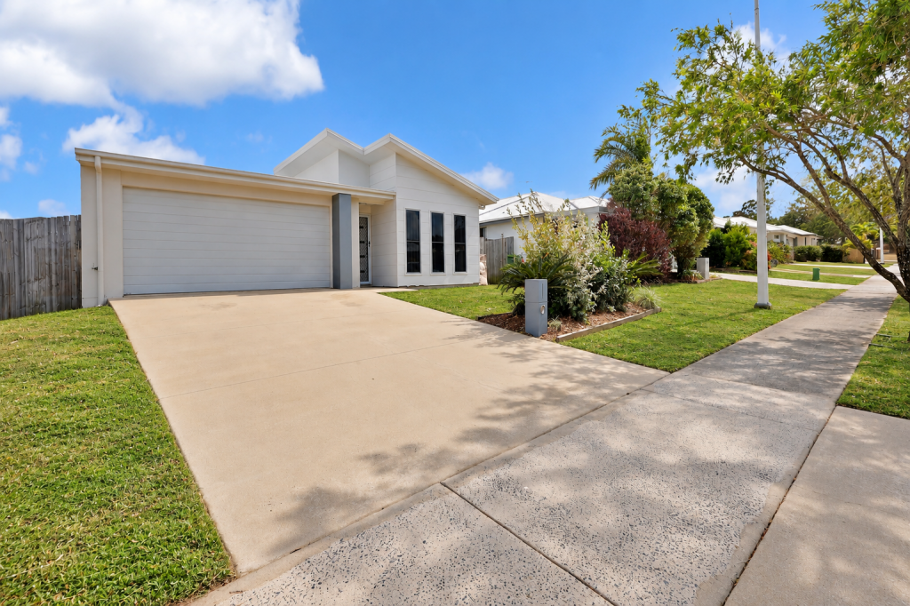 11 Dulcis Dr, Rural View, QLD 4740