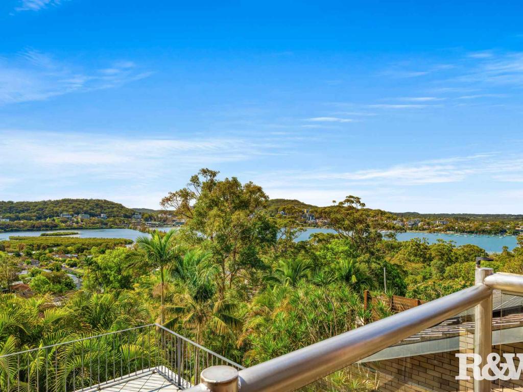 27 Penang St, Point Clare, NSW 2250