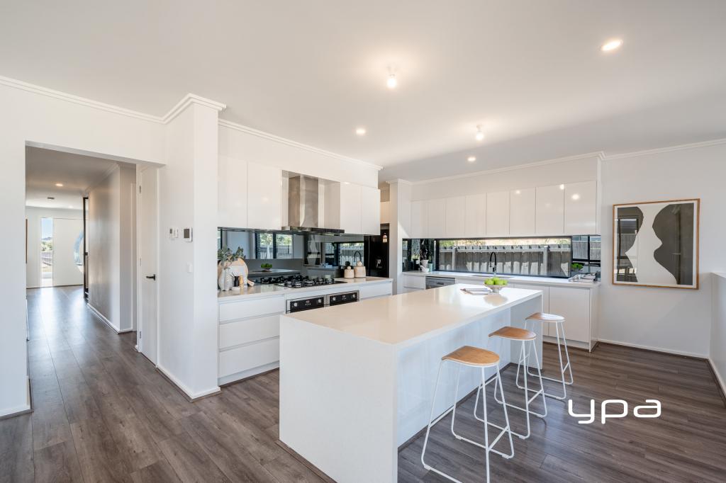 37 Cotton Cct, Gisborne, VIC 3437