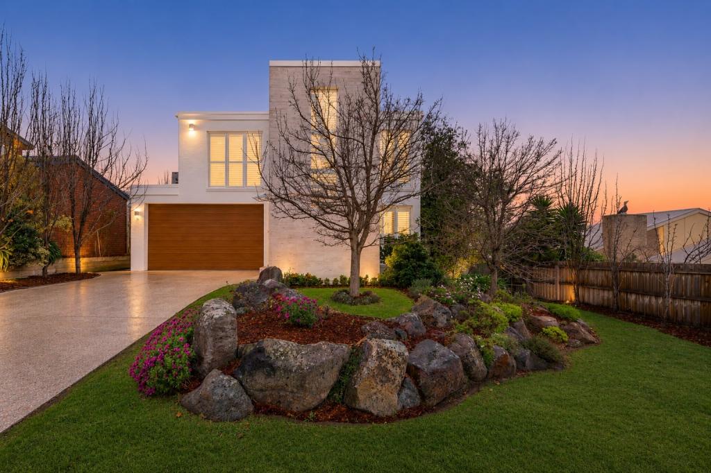 17 St Catherines Dr, Highton, VIC 3216