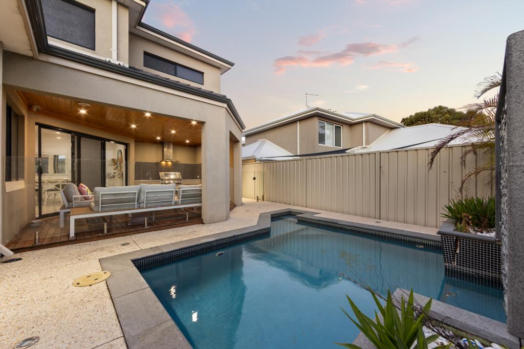 1 Clearwater Pl, Hillarys, WA 6025