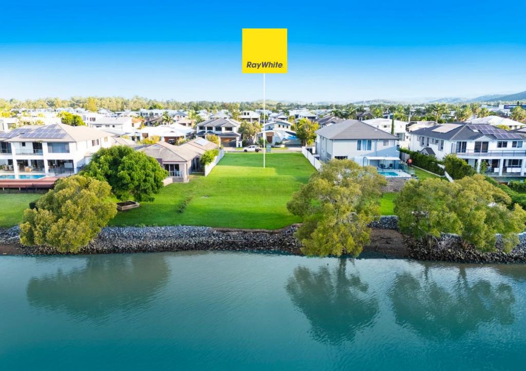 31 North Bank Ct, Helensvale, QLD 4212