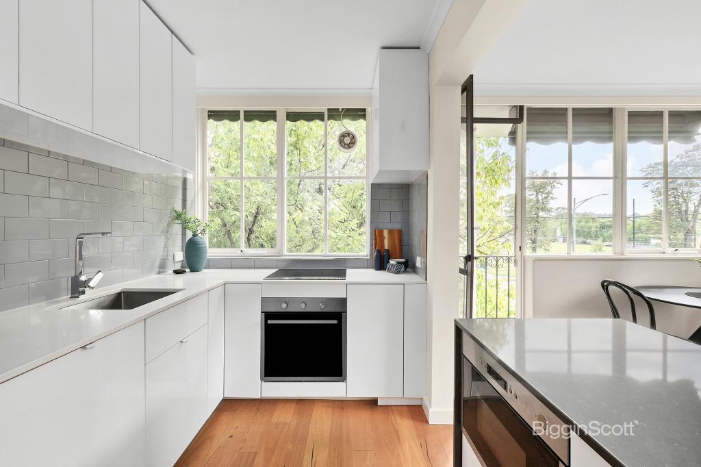 11/28 BURWOOD RD, HAWTHORN, VIC 3122