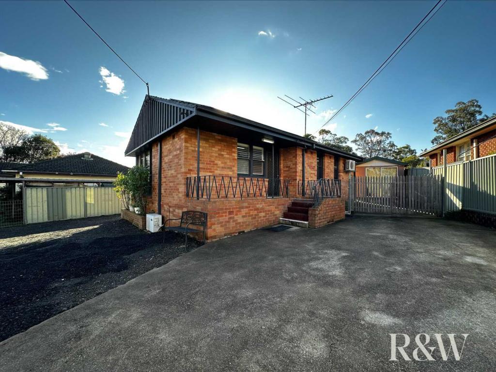 5 EMERT PDE, EMERTON, NSW 2770