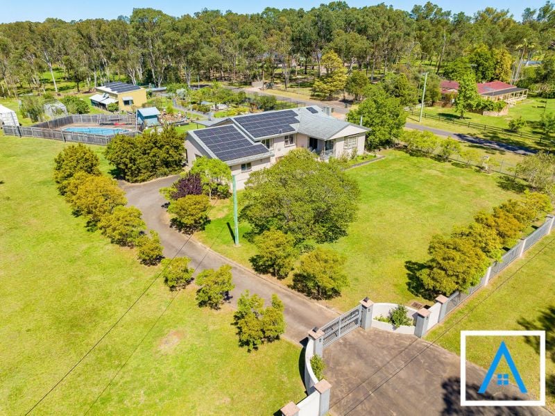 4 HAMILTON RD, KENTLYN, NSW 2560