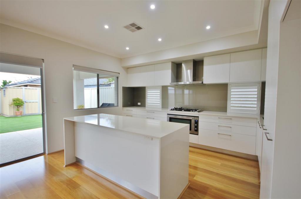 77a Alfred Rd, Mount Claremont, WA 6010