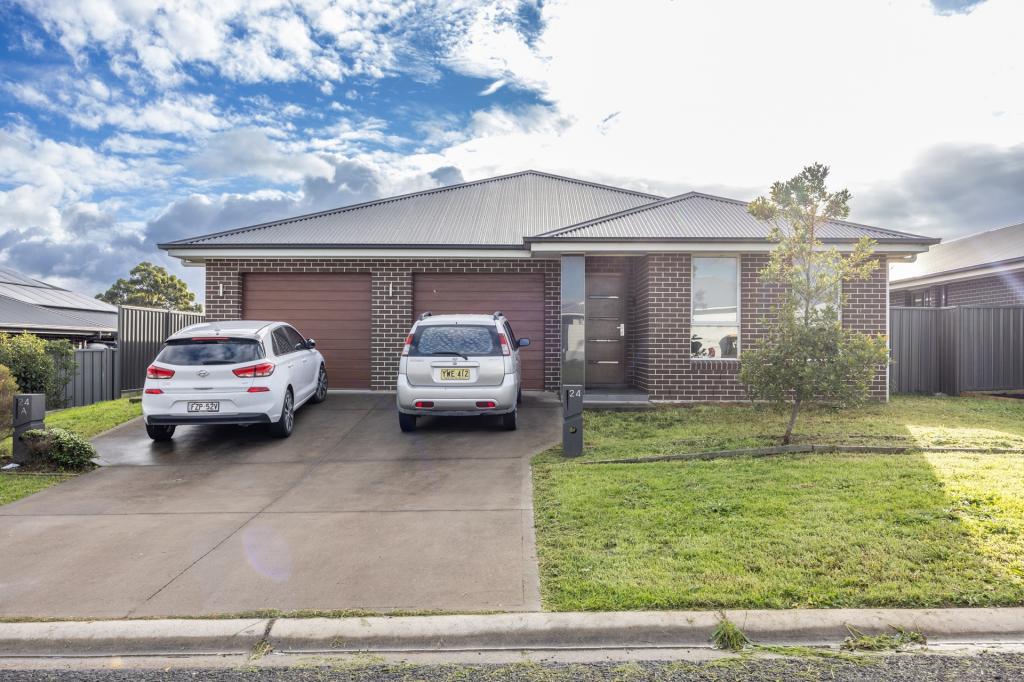 24 Stonebark Ct, Greta, NSW 2334