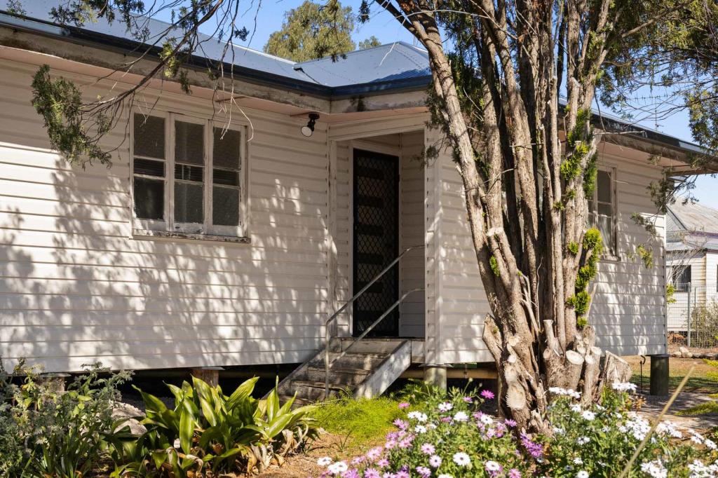 88 CLARK ST, CLIFTON, QLD 4361