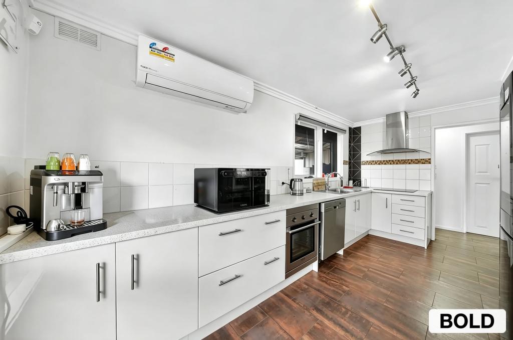 117 TAMAR DR, DEER PARK, VIC 3023