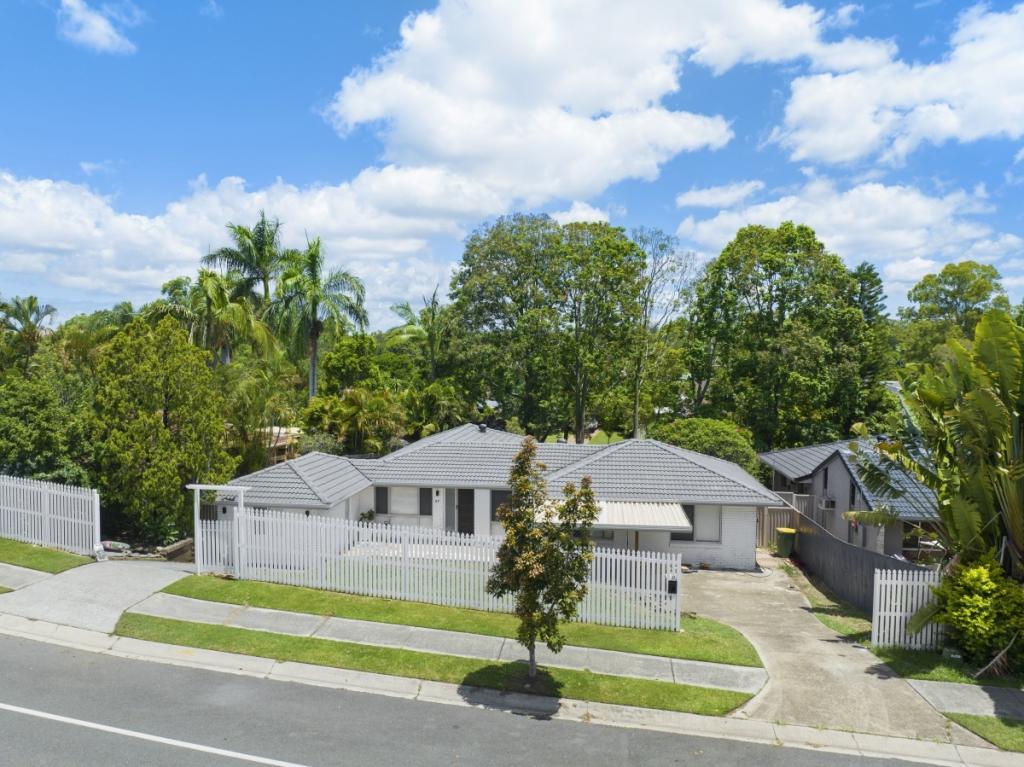 27 Plateau Cres, Carrara, QLD 4211