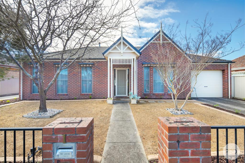 1/14 Park St, Wendouree, VIC 3355