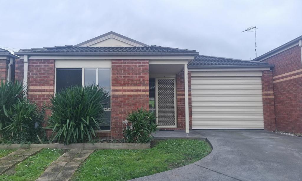 8/12 Renlik Ct, Pakenham, VIC 3810