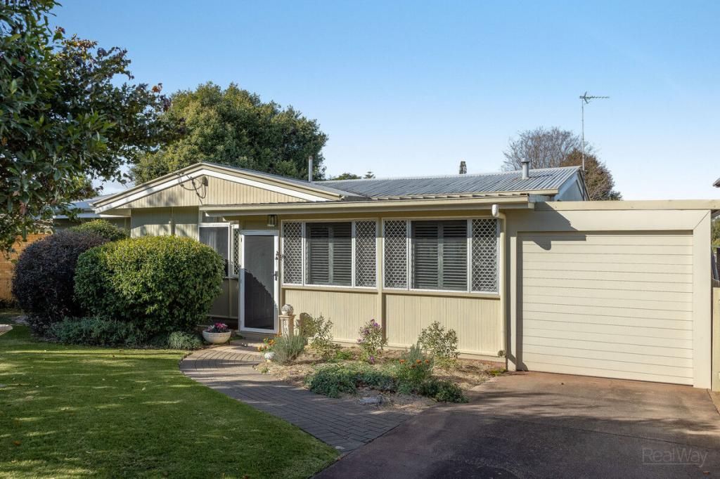 26 Talinga St, Mount Lofty, QLD 4350