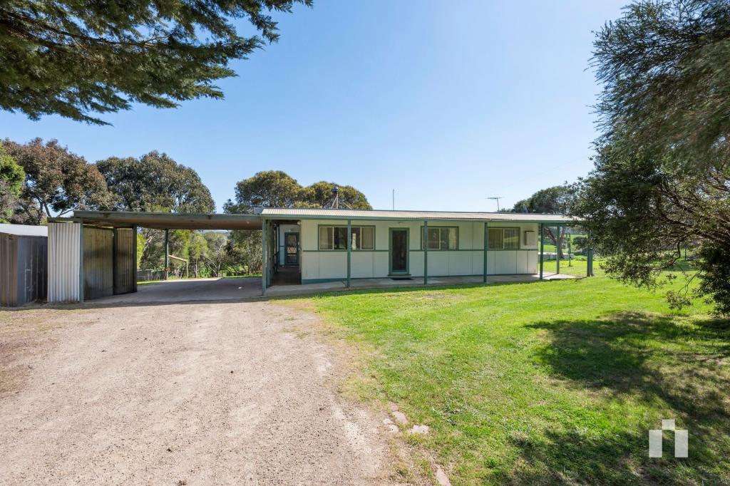 15 HILLIERS RD, WHITTLESEA, VIC 3757