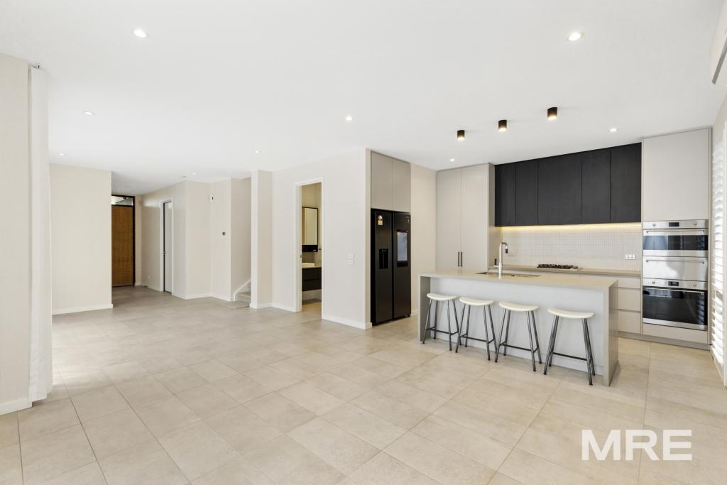 21 Silver Leaf Cct, Doncaster, VIC 3108