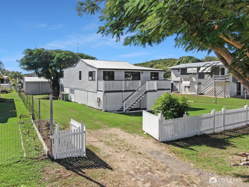 33 Roden St, Keppel Sands, QLD 4702