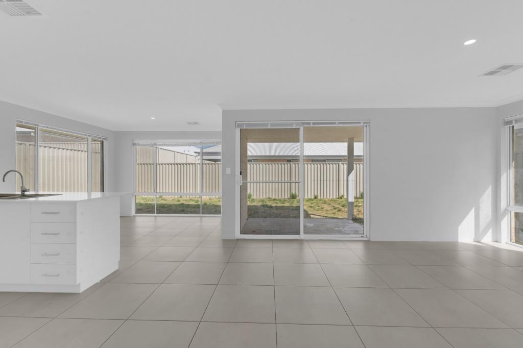 33 Golden Bay Dr, Golden Bay, WA 6174