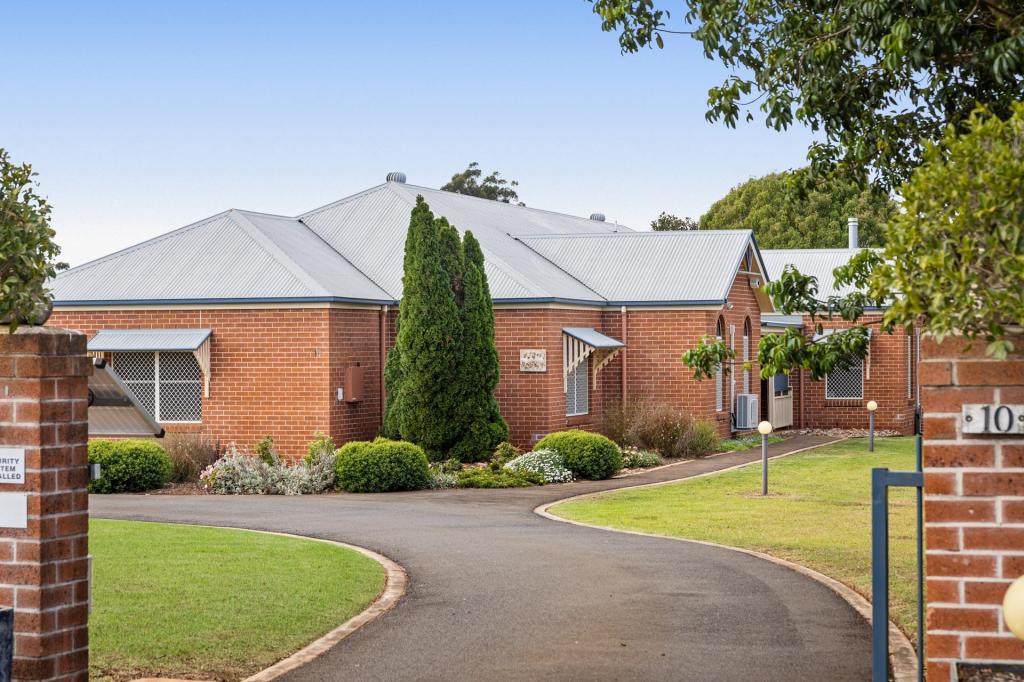 10 Stanley Pde, Highfields, QLD 4352