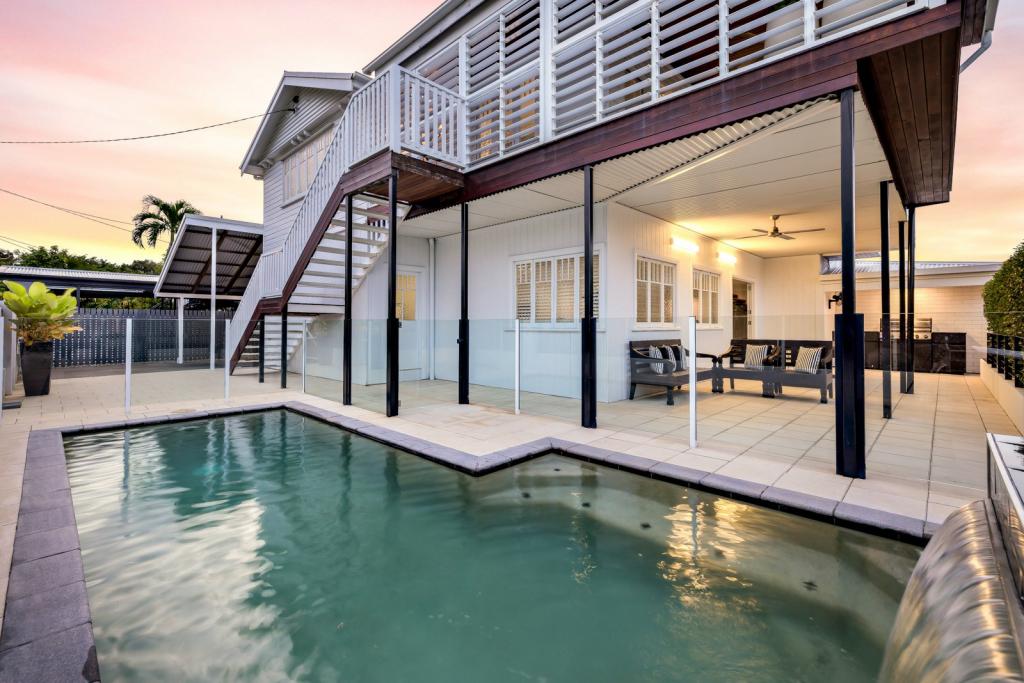 26-28 Smith St, Cairns North, QLD 4870
