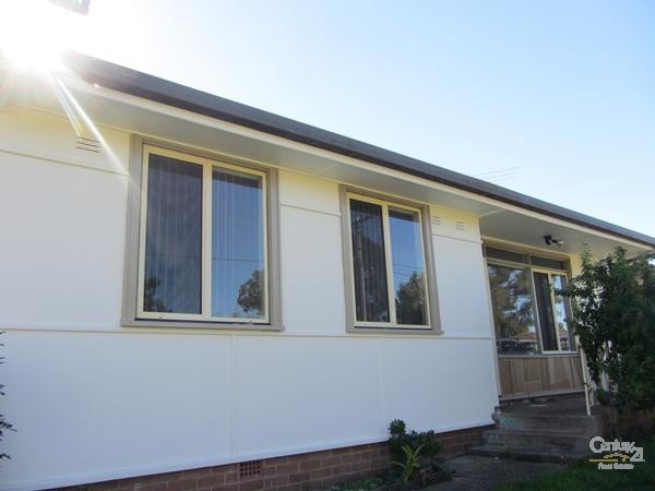 38 Welwyn Rd, Canley Heights, NSW 2166