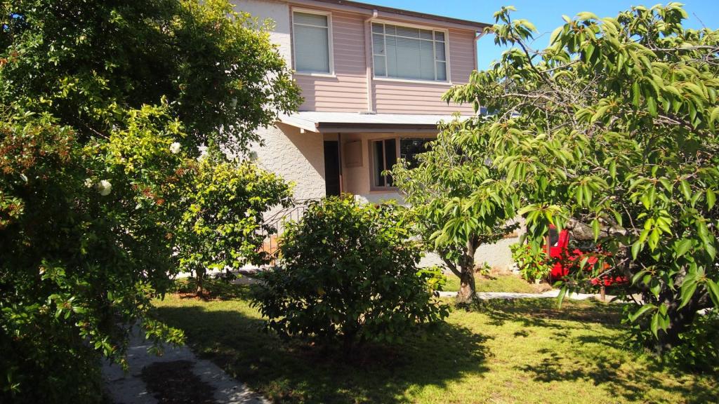 2/209 Gordons Hill Rd, Lindisfarne, TAS 7015