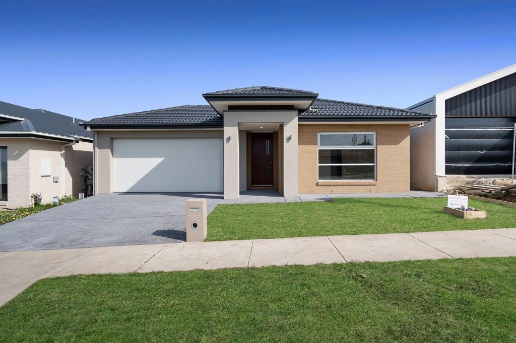 38 Rica Rd, Pakenham, VIC 3810