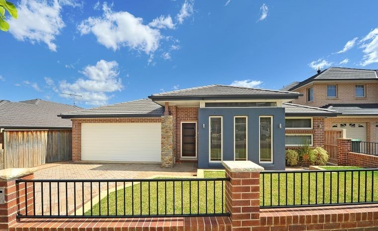 13 Hadley Cct, Beaumont Hills, NSW 2155