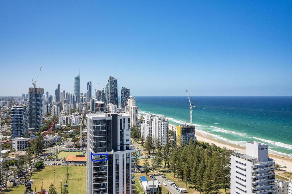 93/18 CHELSEA AVE, BROADBEACH, QLD 4218