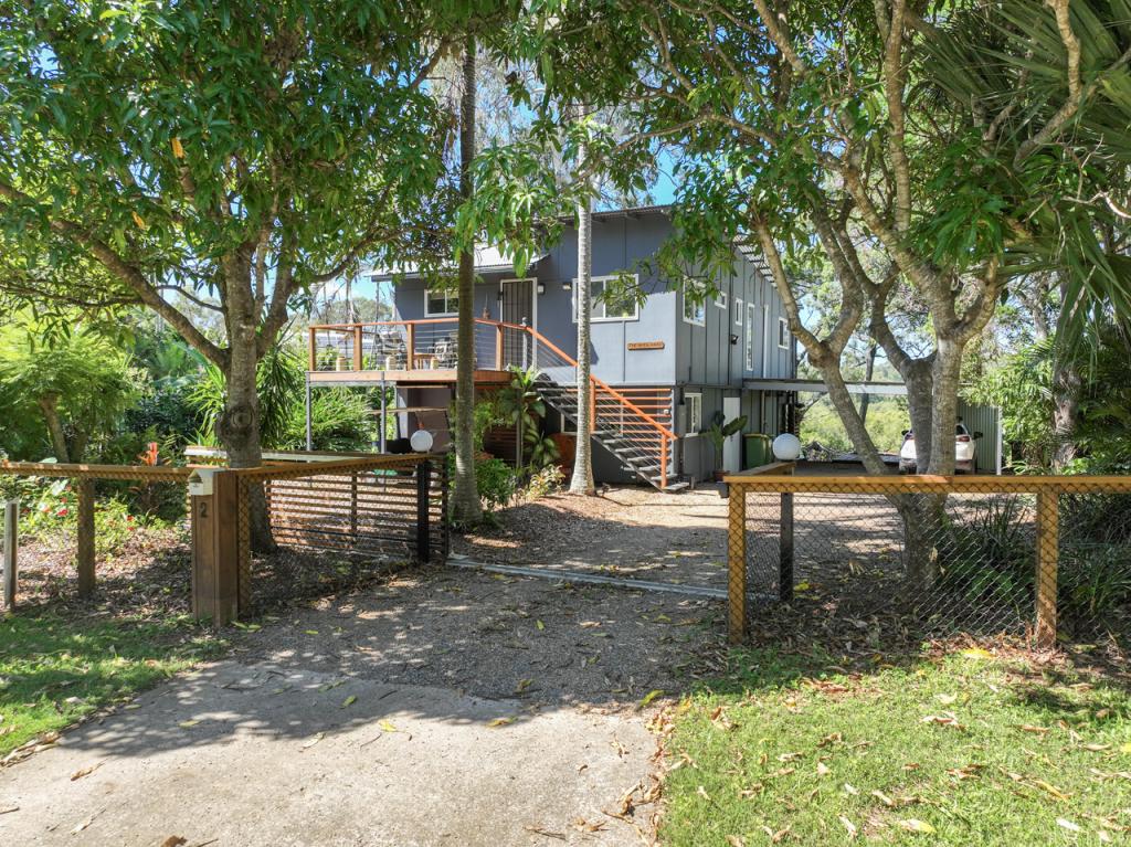 2 Waterside Dr, Macleay Island, QLD 4184
