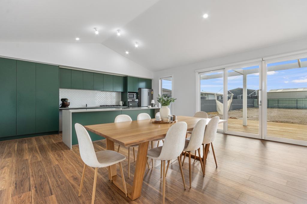 4 Neptune Ct, Point Turton, SA 5575