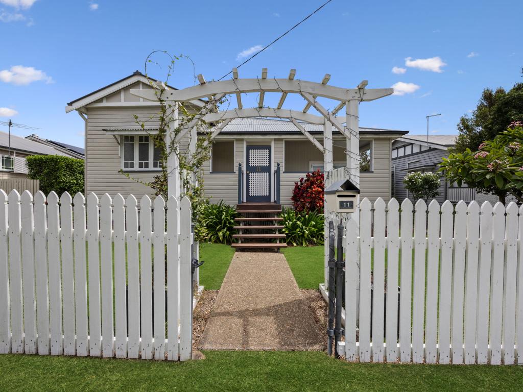 11 Cothill Rd, Booval, QLD 4304