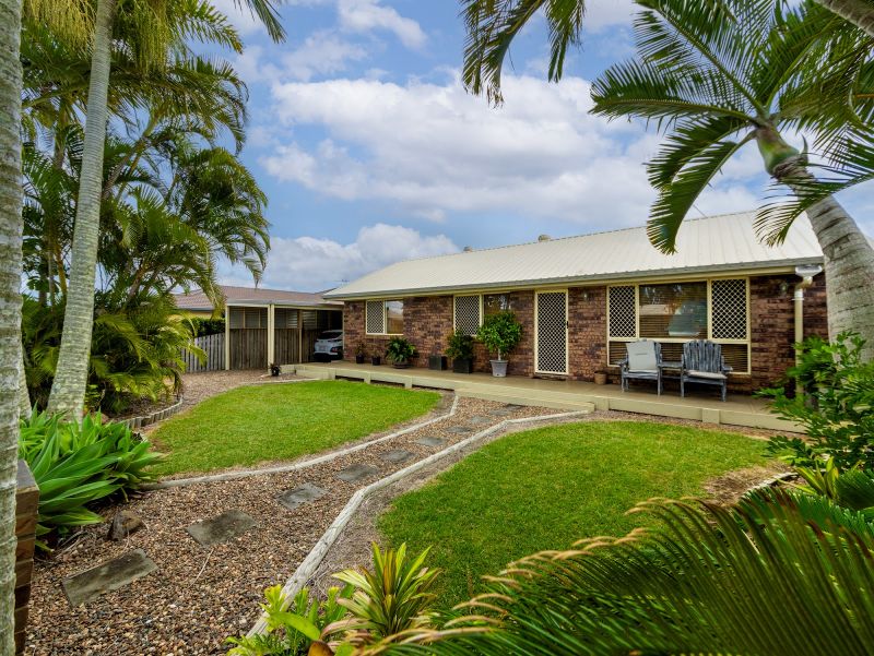 54 Gibsons Rd, Burnett Heads, QLD 4670