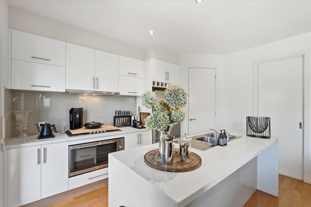 2/34 Linnet St, Altona, VIC 3018