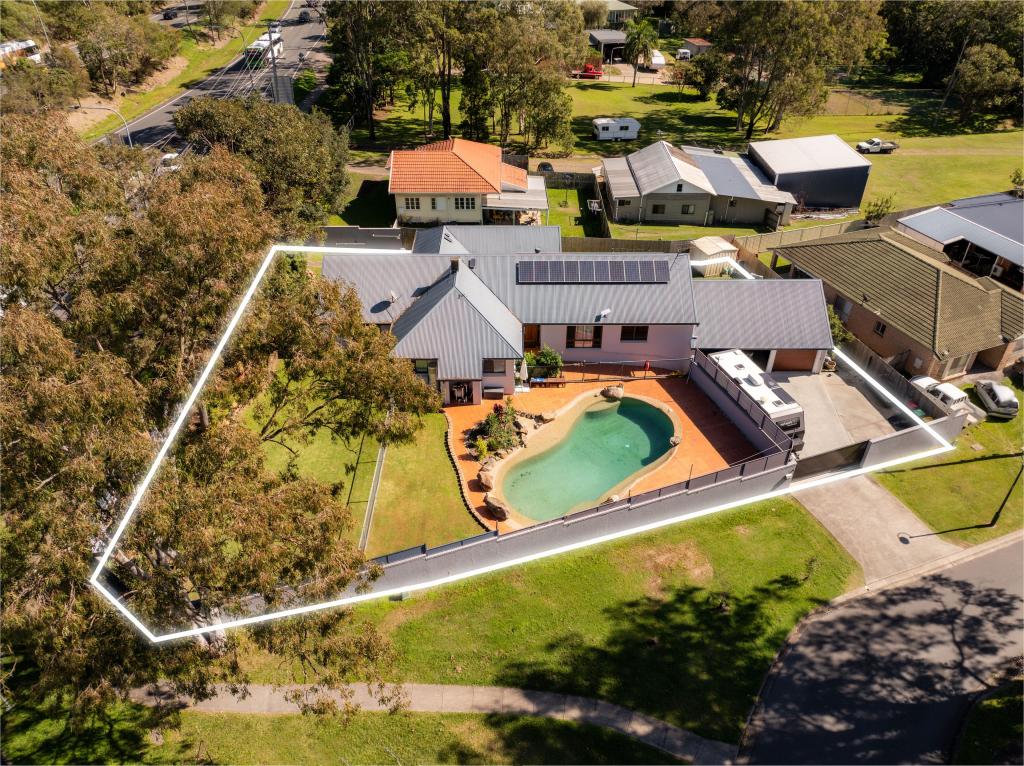 2 Reynolds St, Carindale, QLD 4152