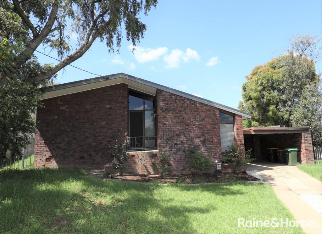 5 FALCON PL, KOORINGAL, NSW 2650