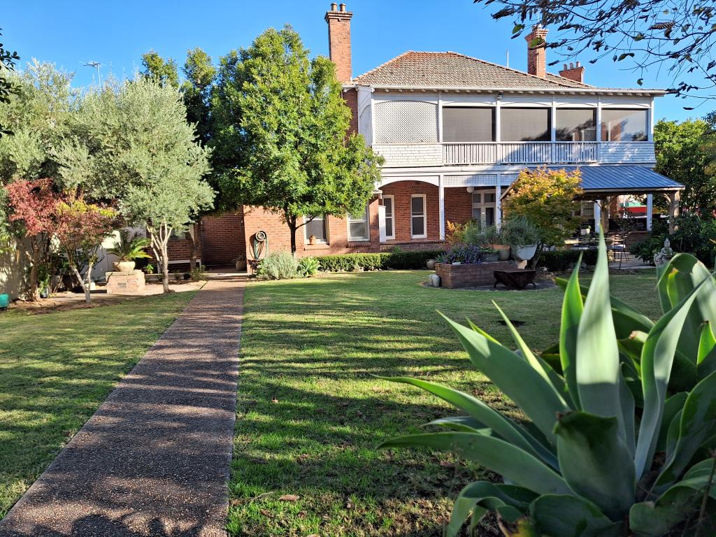 182-182a Kelly St, Scone, NSW 2337