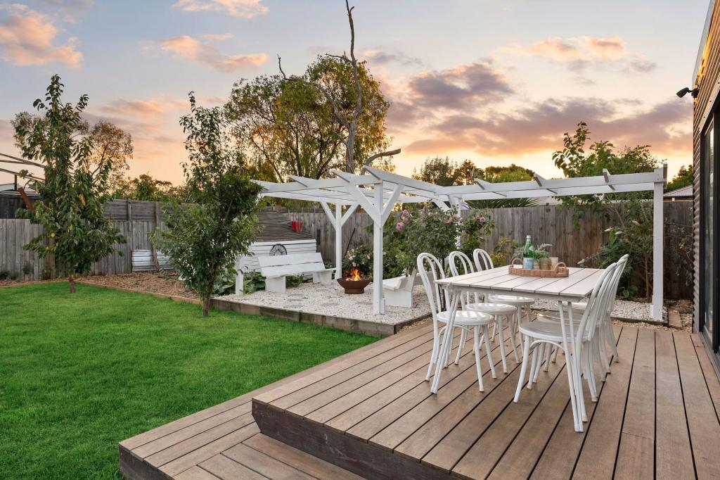 11 Bennett St, Bittern, VIC 3918