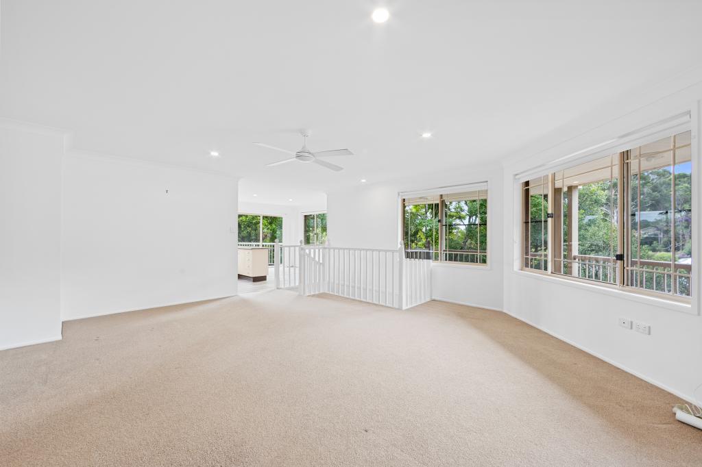 2/136 James Sea Dr, Green Point, NSW 2251