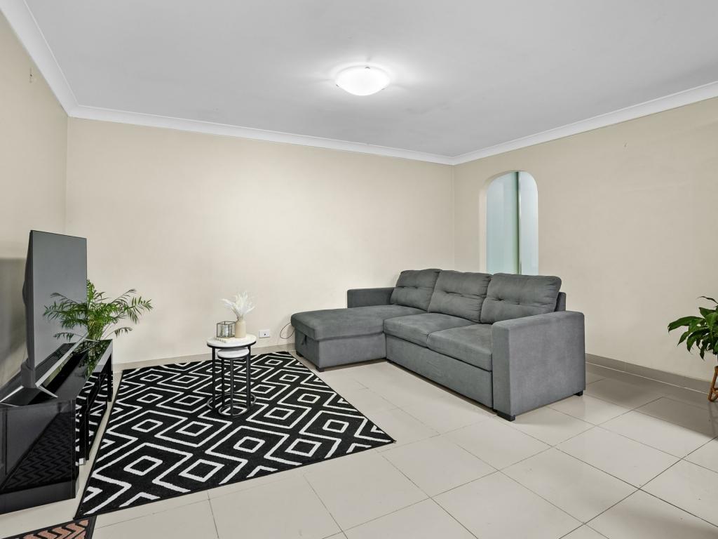 21/18 Westmoreland Rd, Minto, NSW 2566