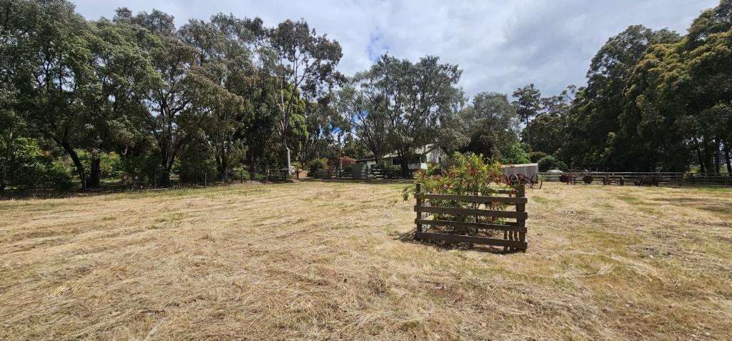 334 Springall Rd, Deanmill, WA 6258