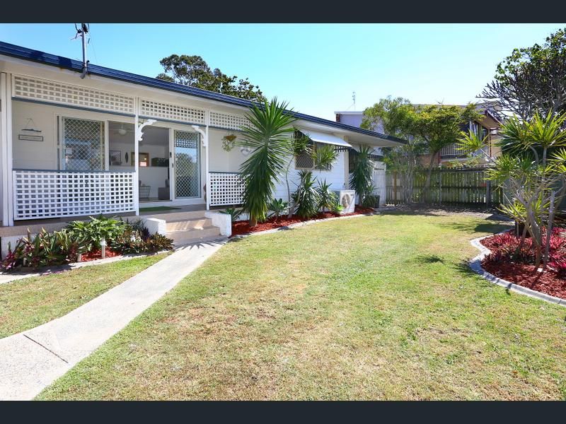 16 Bath St, Labrador, QLD 4215